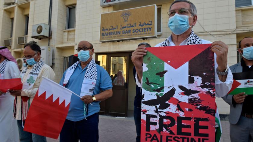 Iranpress: Bahrain halts economic ties with Zionist regime