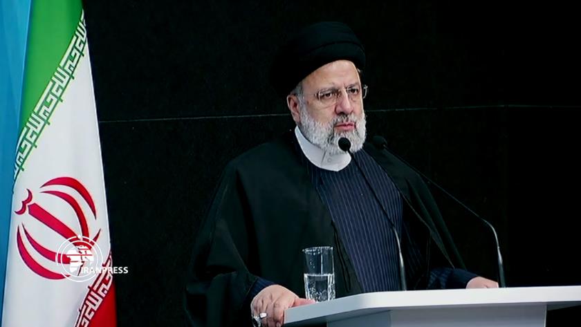 Iranpress: President inaugurates Imam Khomeini Hospital in Shahriar 