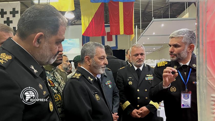 Iranpress: Iran’s army capabilities exhibition held