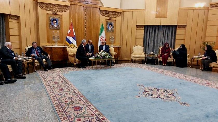 Iranpress: Cuban President arrives in Tehran 