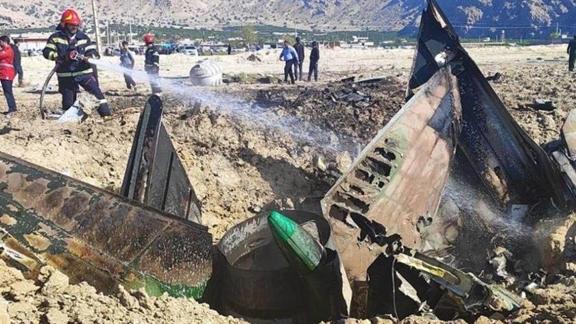 Iranpress: Military plane crashes south of Iran 