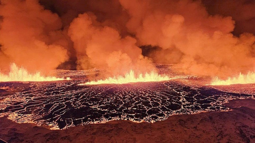 Iranpress: Volcano erupts on Iceland’s Reykjanes peninsula